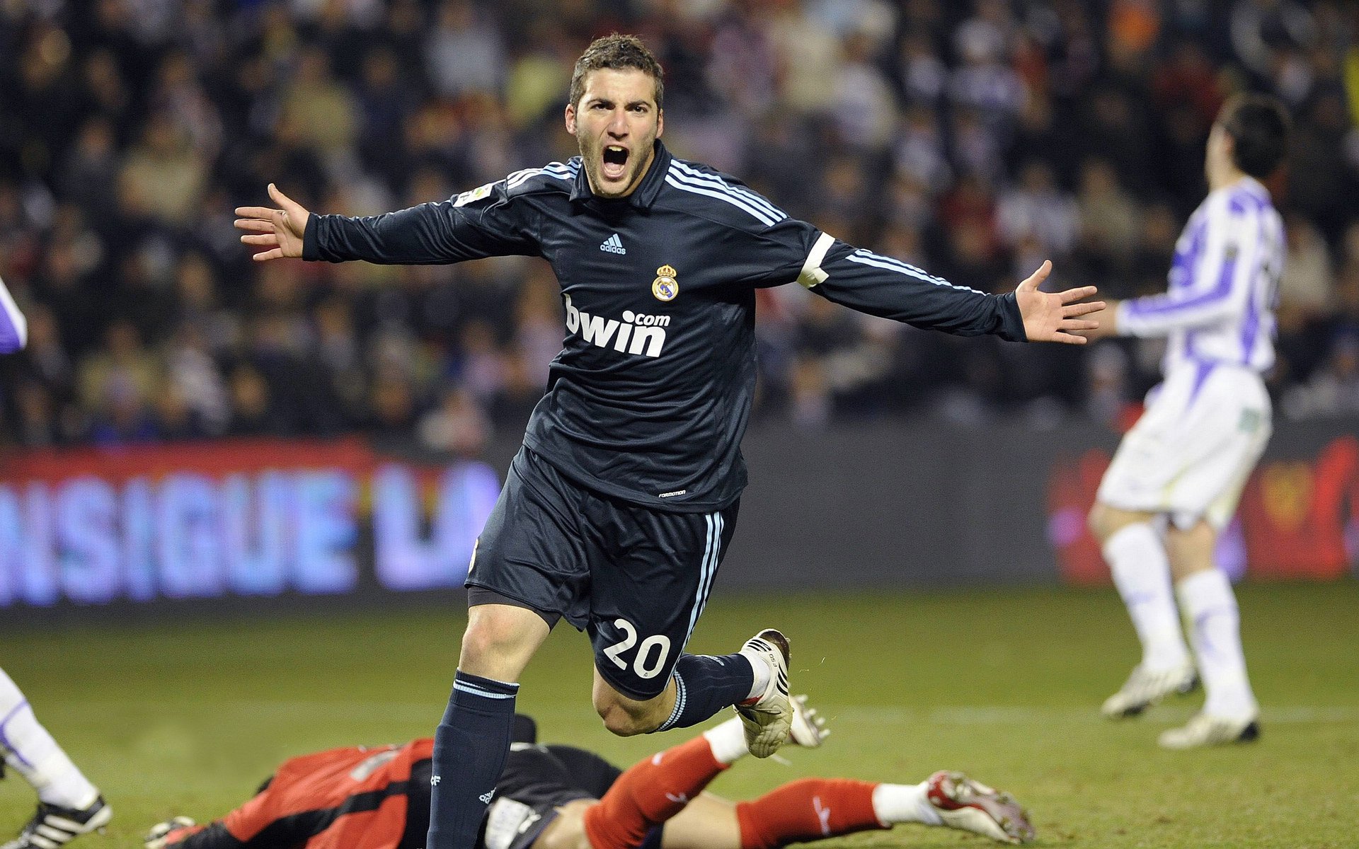 羽坛震撼夜，韩国队横扫日本队，安赛龙关键一击定江山