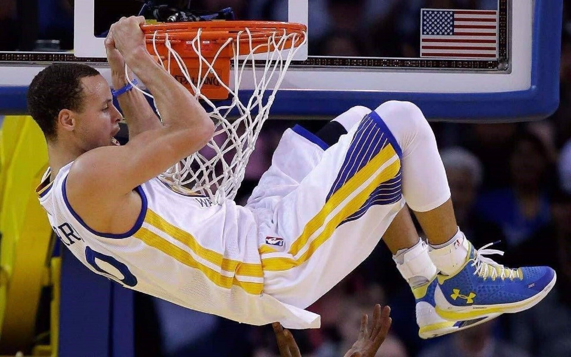 蓝鹰折翼，紫金锁链，当意甲焦点战的硝烟，遇上NBA最冰冷的铁幕